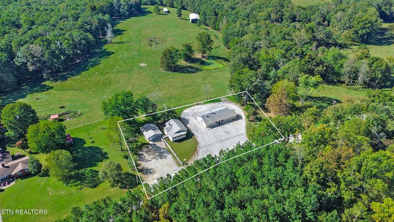 Deer Lodge, TN 37726