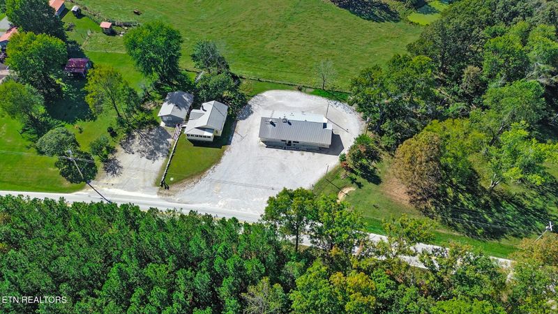 Deer Lodge, TN 37726