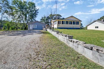 Deer Lodge, TN 37726