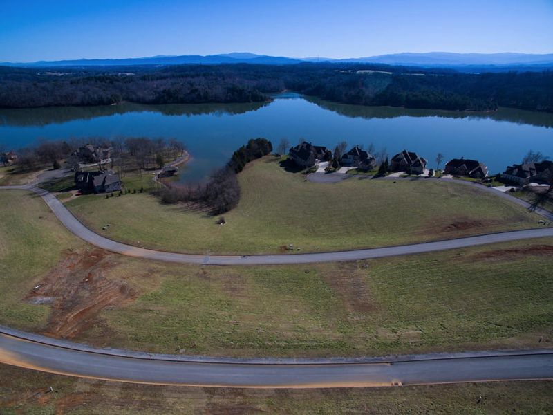 L-1351 Starling Dr, Vonore, TN 37885