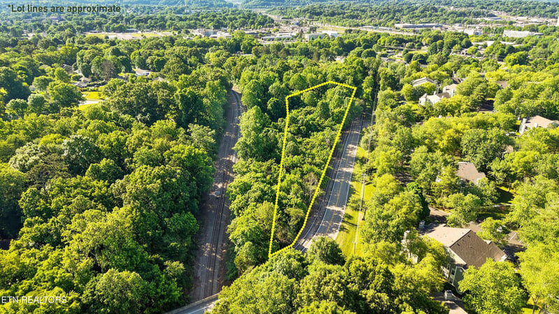 L-19 Dry Gap, Knoxville, TN 37912