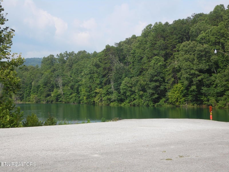 lot 14 Hiwassee Dr, Jacksboro, TN 37757