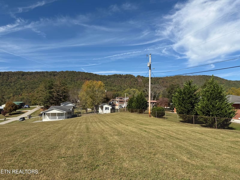 lots 9-10 Woodvine St, Jacksboro, TN 37757