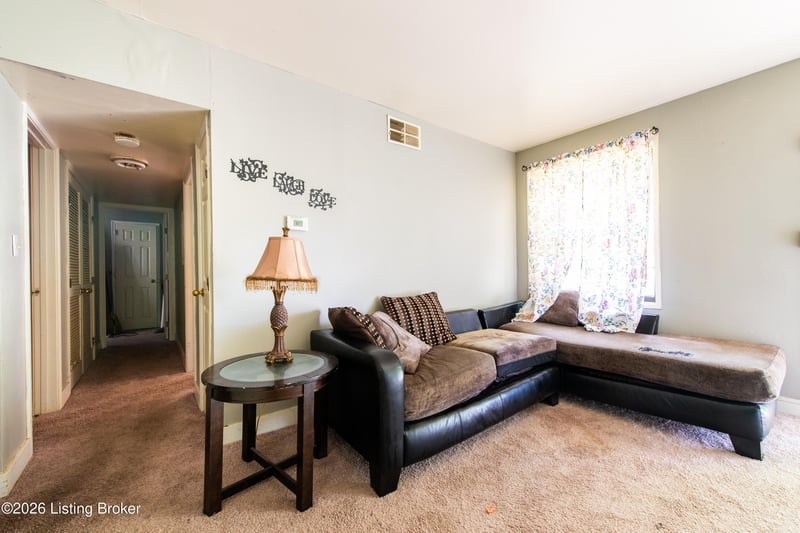 1 College Ct, Louisville, KY 40203