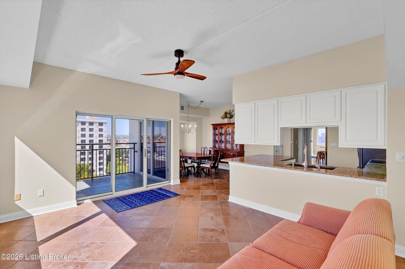 1 Riverpointe Pz #701, Jeffersonville, IN 47130