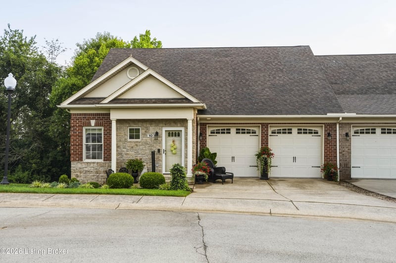 10 Pheasant Glen Dr, Shelbyville, KY 40065