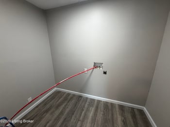 100 Boston Ct, Louisville, KY 40212