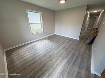 100 Boston Ct, Louisville, KY 40212