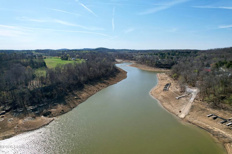100 Spruce Dr, Falls Of Rough, KY 40119