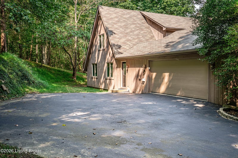 1000 Hobbs Ln, Fisherville, KY 40023