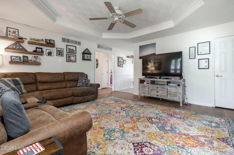 10000 Evening Star Dr, Louisville, KY 40272
