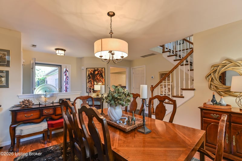 10006 Hartwick Village Dr, Louisville, KY 40241