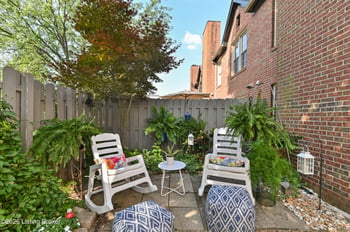 10006 Hartwick Village Dr, Louisville, KY 40241