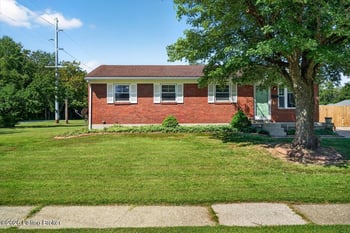 10008 Lochwick Way, Louisville, KY 40272