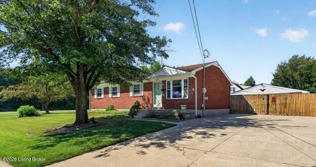 10008 Lochwick Way, Louisville, KY 40272