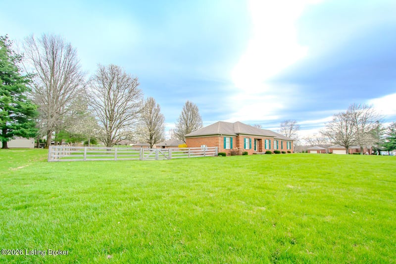 1001 Navajo Dr, Bardstown, KY 40004