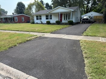 10015 East Ave, Louisville, KY 40272