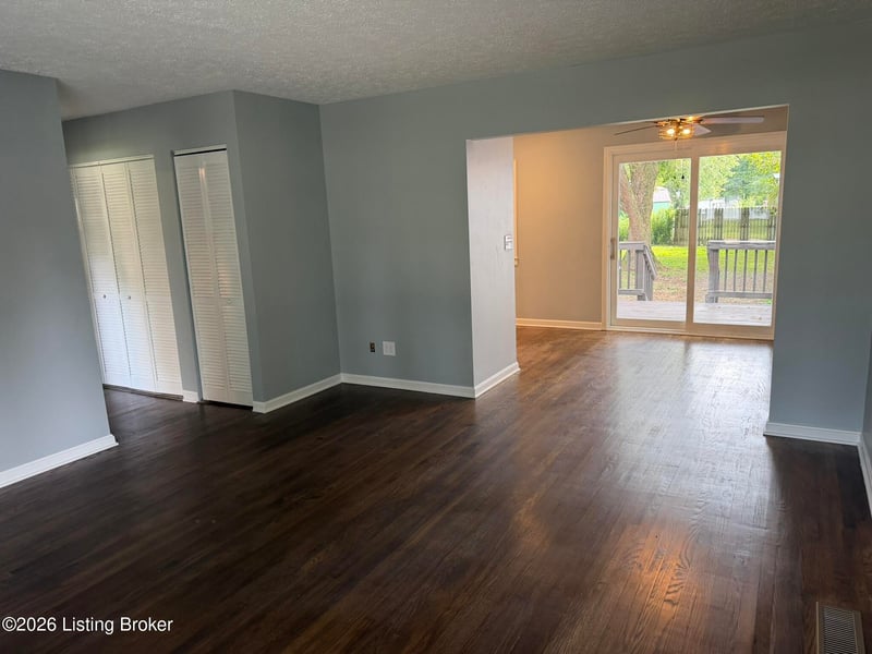10015 East Ave, Louisville, KY 40272