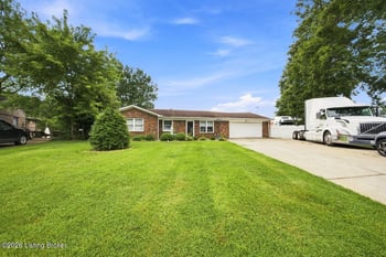 1002 Andle Ct, Louisville, KY 40214