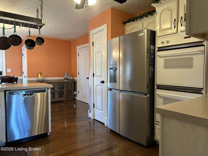 1002 Cobblestone Way, Shepherdsville, KY 40165