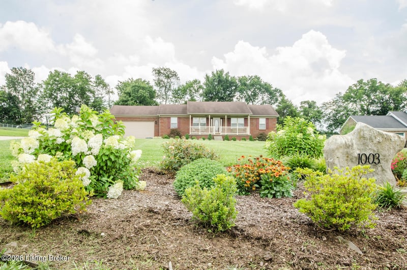 1003 Creek Pointe Dr, Coxs Creek, KY 40013
