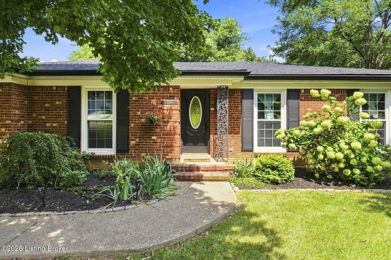 1003 Forest Ln, Goshen, KY 40026