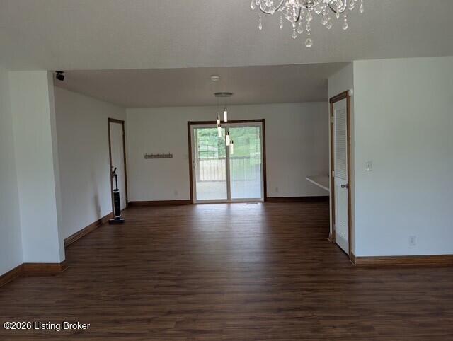 1004 Creek Pointe Dr, Coxs Creek, KY 40013