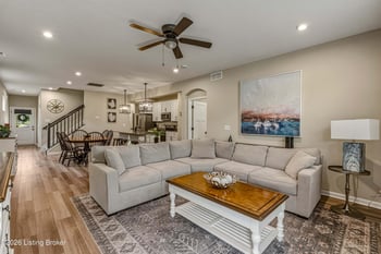 10048 Windcrest Farms Ln, Louisville, KY 40291