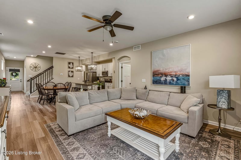 10048 Windcrest Farms Ln, Louisville, KY 40291