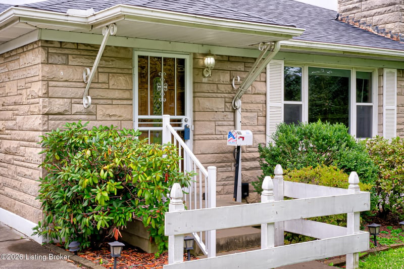 1006 Elaine Dr, Louisville, KY 40219
