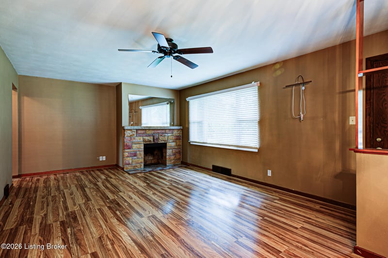 1006 Elaine Dr, Louisville, KY 40219