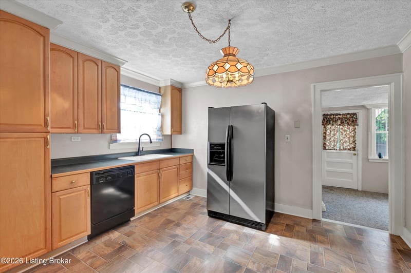 1006 Palatka Rd, Louisville, KY 40214