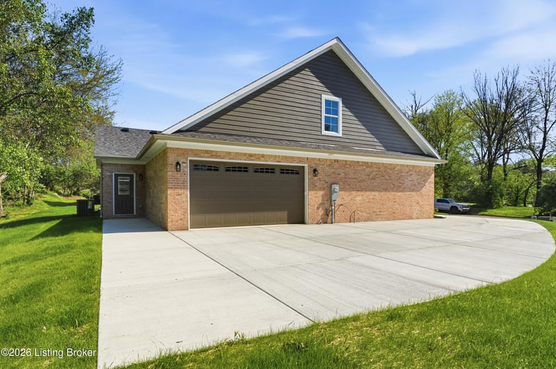 1008 Rowan Creek Dr, Bardstown, KY 40004