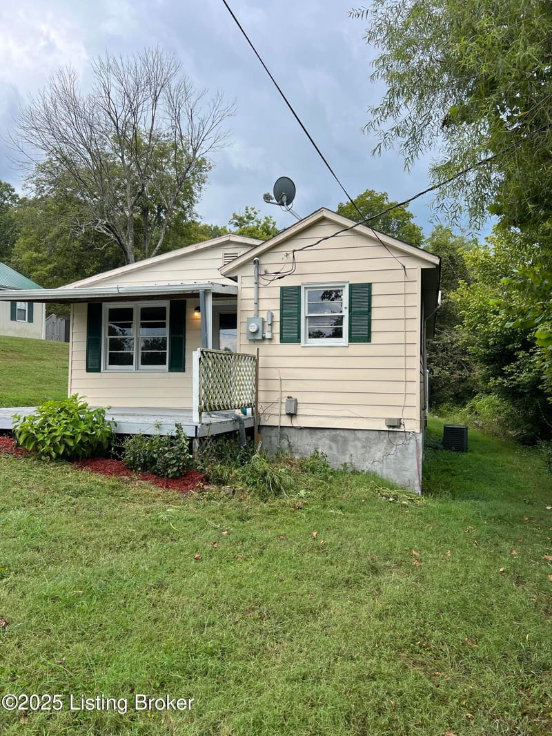 101 Cherry St, Caneyville, KY 42721
