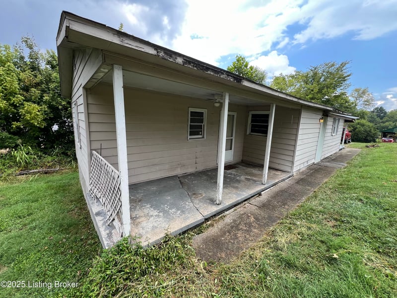 101 Cherry St, Caneyville, KY 42721