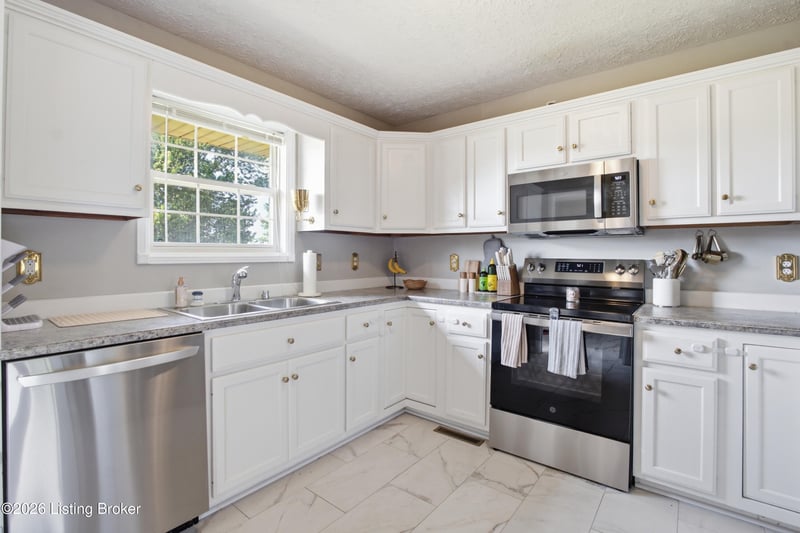 101 Terri Rose Ct, Hodgenville, KY 42748