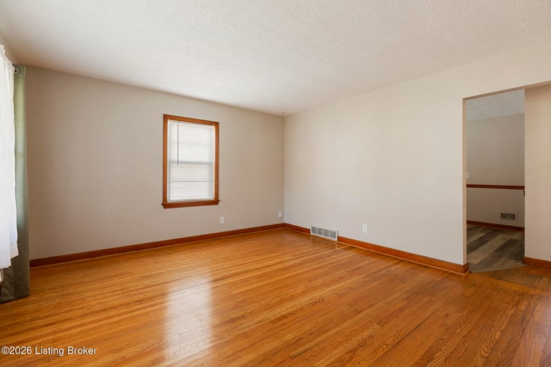 1010 W Whitney Ave, Louisville, KY 40215
