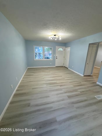 10107 Mcneely Lake Dr, Louisville, KY 40229