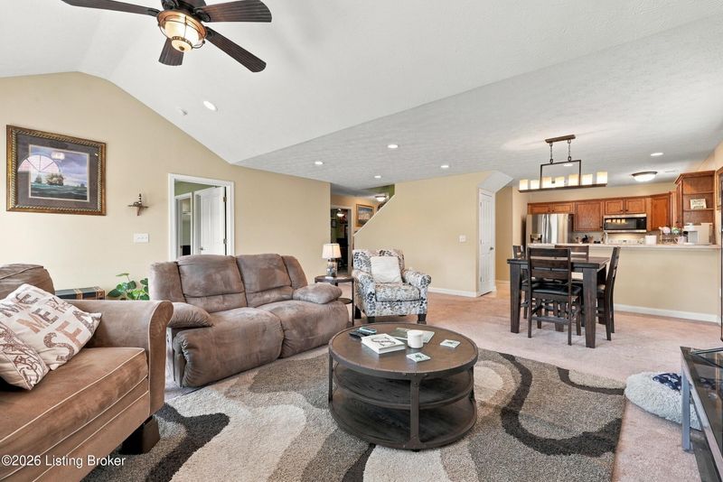 10111 Autumn Gardens Way, Louisville, KY 40229