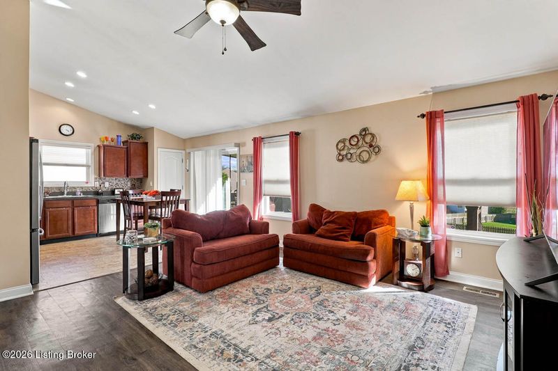 10111 Hornbeam Blvd, Louisville, KY 40228