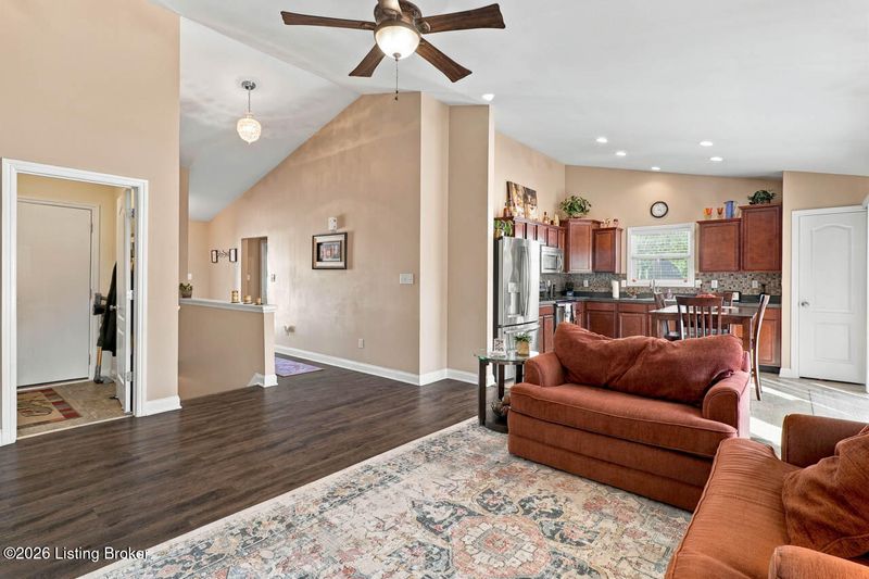 10111 Hornbeam Blvd, Louisville, KY 40228