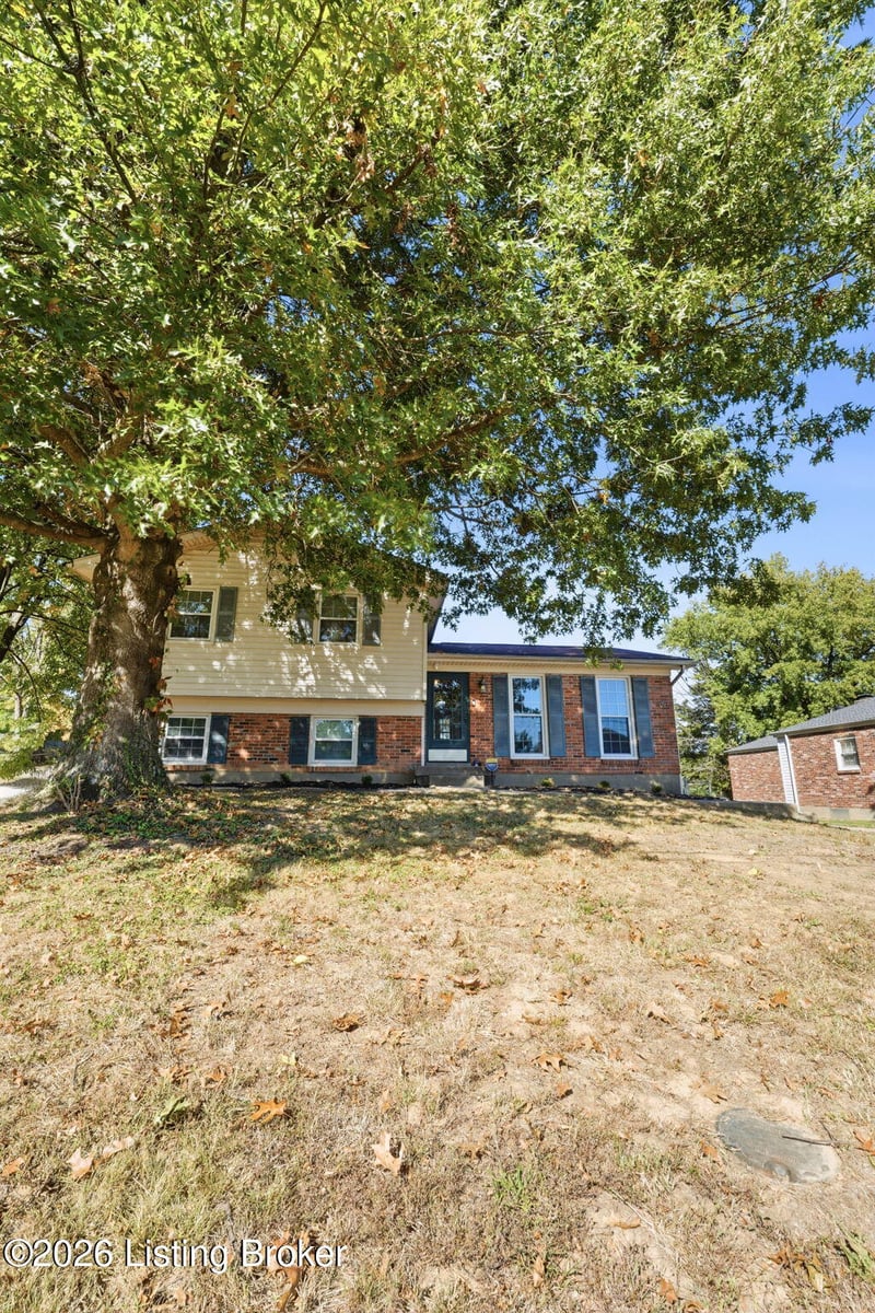 10111 Westwego Pl, Louisville, KY 40299