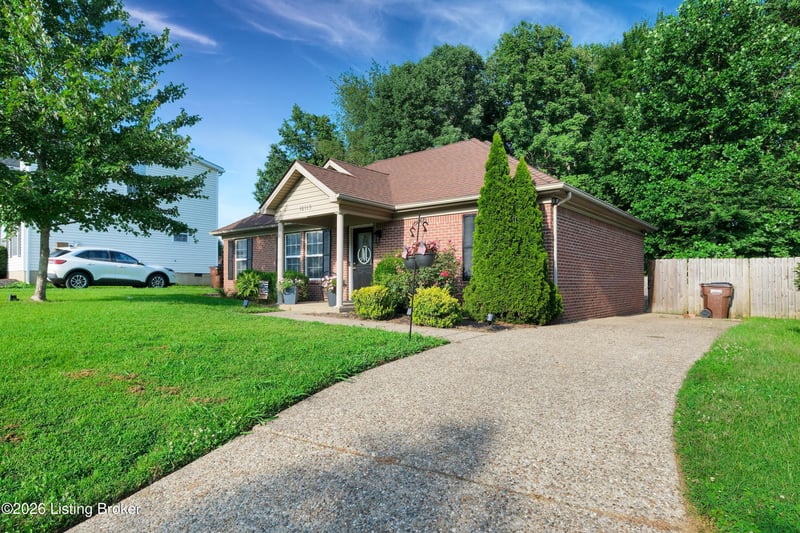 10115 Lancewood Rd, Louisville, KY 40229