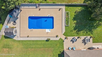 1012 E Milestone Ct, Bardstown, KY 40004