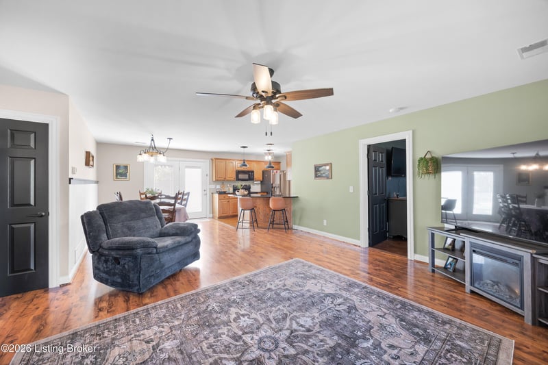 1012 E Milestone Ct, Bardstown, KY 40004