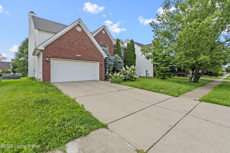 10123 Spring Gate Dr, Louisville, KY 40241