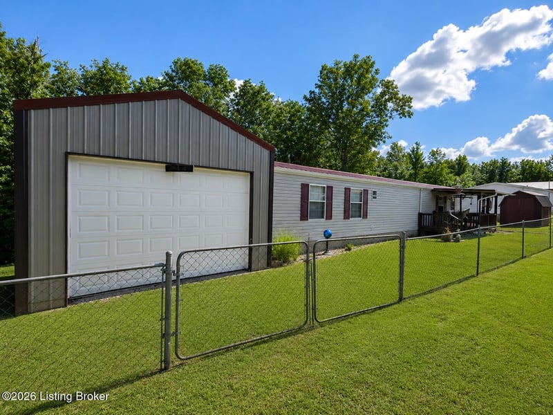 1017 Ambassador Shores Dr, Leitchfield, KY 42754