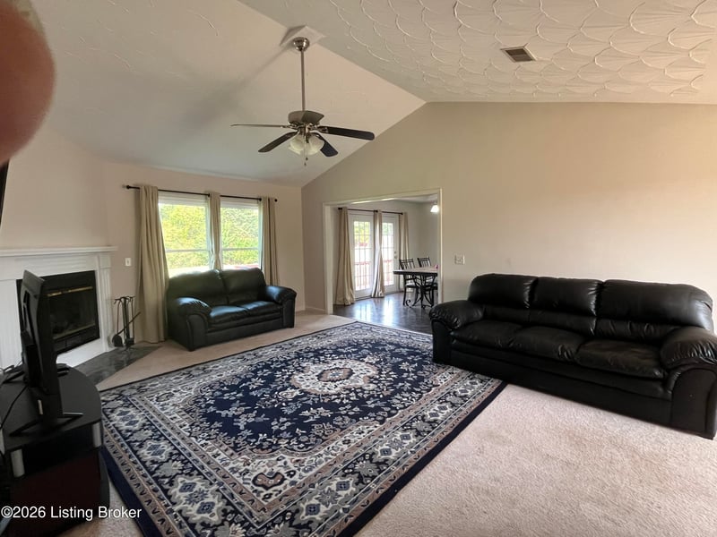 1018 Farmaway Dr, Bardstown, KY 40004