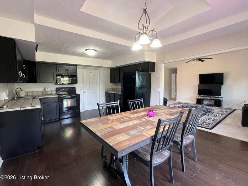 1018 Farmaway Dr, Bardstown, KY 40004