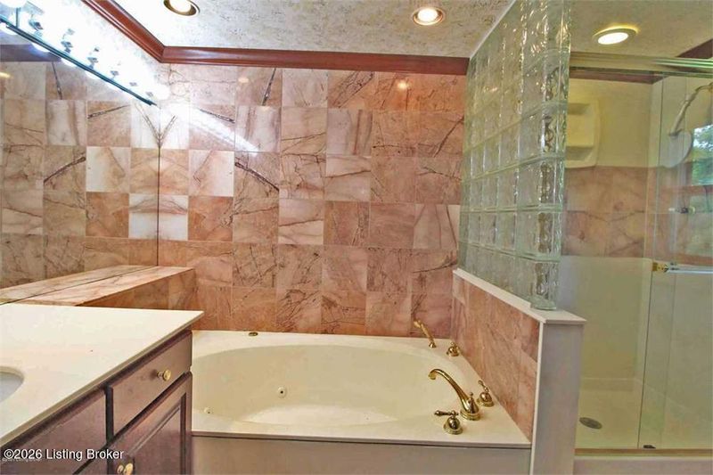 1019 Cooper Ln, Simpsonville, KY 40067